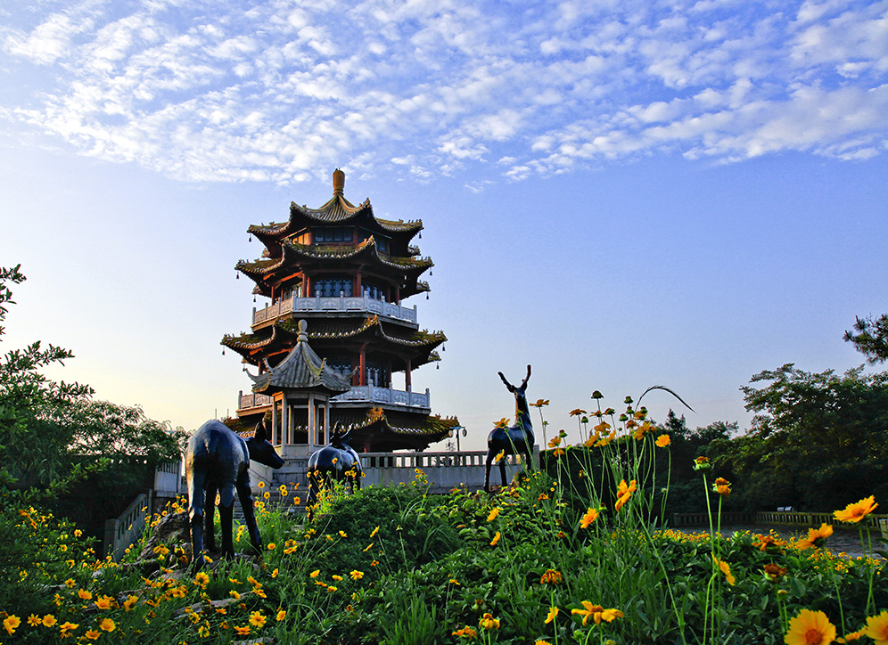 景點(diǎn) 鹿頂山 秋.jpg